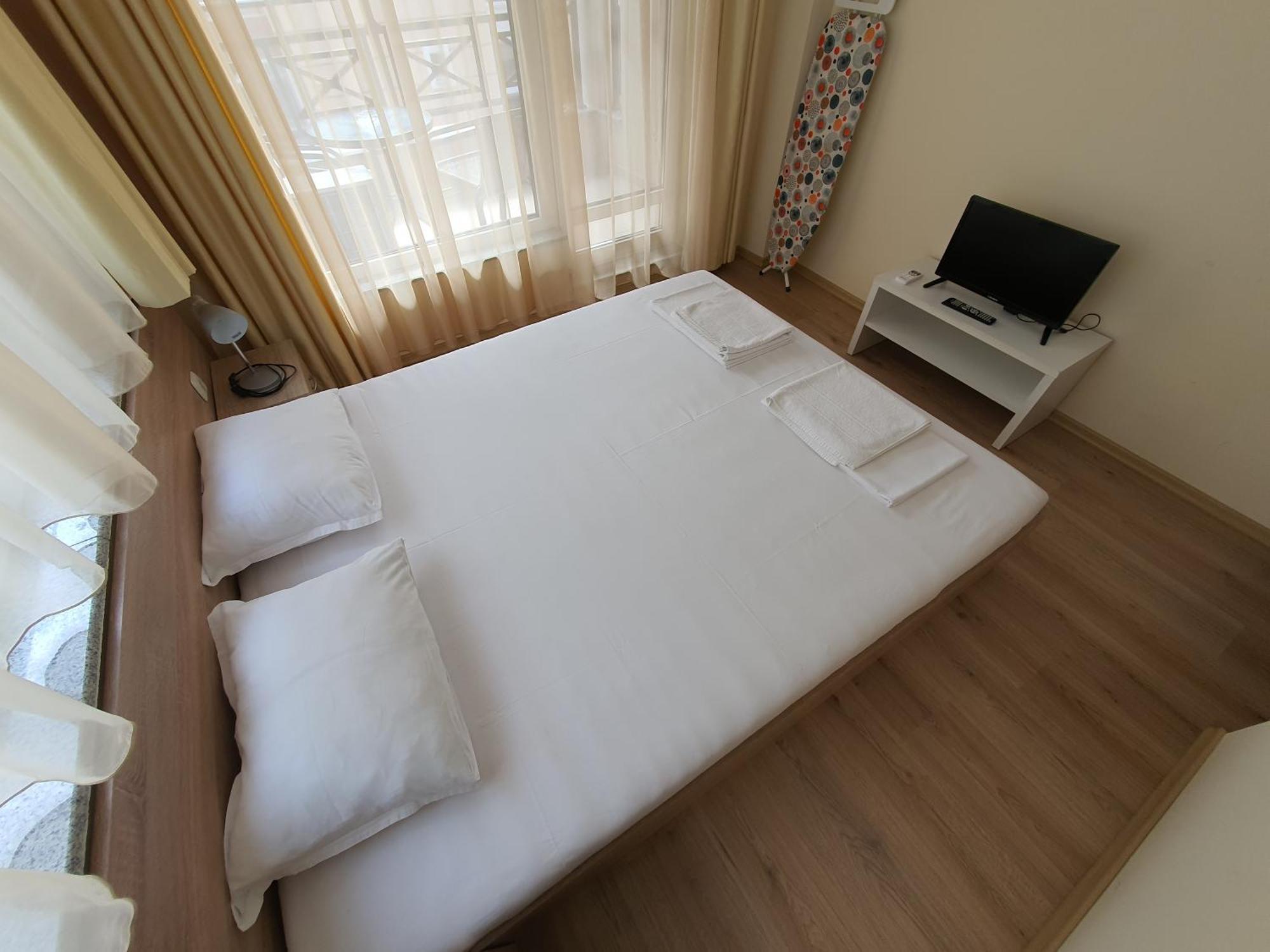 Таня 10 Apartment Поморие Екстериор снимка